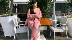 Presenter kelahiran 8 Oktober 1991 ini dikenal setelah turut serta dalam membawakan acara Eat Bulaga Indonesia pada 2012 lalu. Bianca Liza cukup dikenal dengan penampilannya yang simpel di setiap kesempatan. (Liputan6.com/IG/@bibiancaliza)