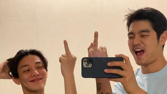 Sosok Aktor Korea Yoo Ah In yang Kembali Diisukan Gay