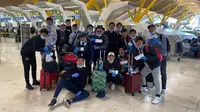 Tim Vamos Indonesia yang berada di Palencia tiba di Bandara Barajas, Madrid Spanyol, Minggu (15/3/2020) sebelum berangkat ke Tanah Air menggunakan pesawat Emirates dan Qatar Airways. (Istimewa)