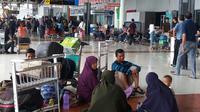 Pemudik mulai memadati Terminal 1 Bandara Soekarno-Hatta. (Liputan6.com/Pramita Tristiawati)
