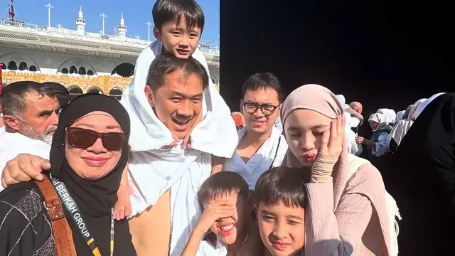 Potret Hanung Bramantyo dan Zaskia Adya Mecca Ajak Anak Umroh. (instagram/zaskiadyamecca)