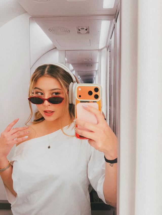 Klarifikasi Awkarin sebagai April Mop