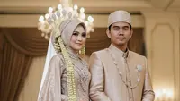 Gamis Couple Kombinasi Brokat untuk Pernikahan. Foto: Gemini