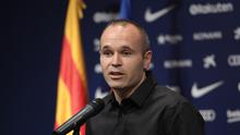 Kapten Barcelona, Andres Iniesta, menilai kemenangan dalam laga El Clasico sama sekali tidak akan menentukan perburuan gelar La Liga 2017-2018. (AFP/Luis Gene)