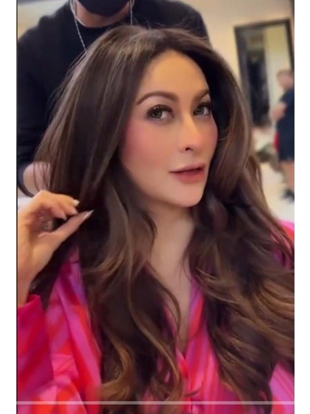 7 Potret Terbaru Diana Punky Tetap Awet Muda di Usia 49 Tahun, Disebut Bak Barbie