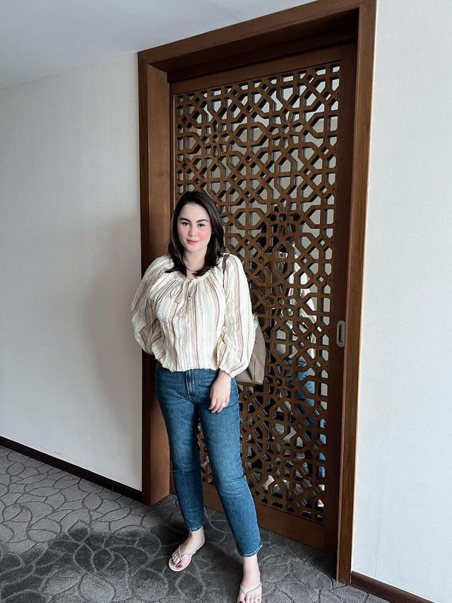 7 Potret Jennifer Dunn yang Kini Pilih Lepas Hijab, Jadi Sorotan