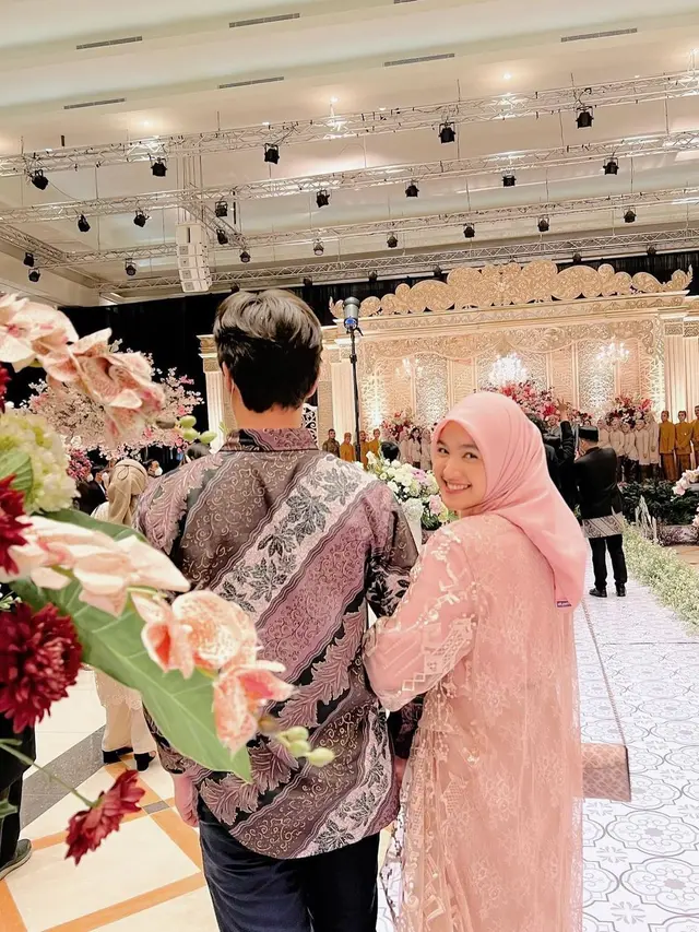 Sering Dikira Pacar, Ini 7 Potret Kebersamaan Cut Syifa dan Sang Kakak