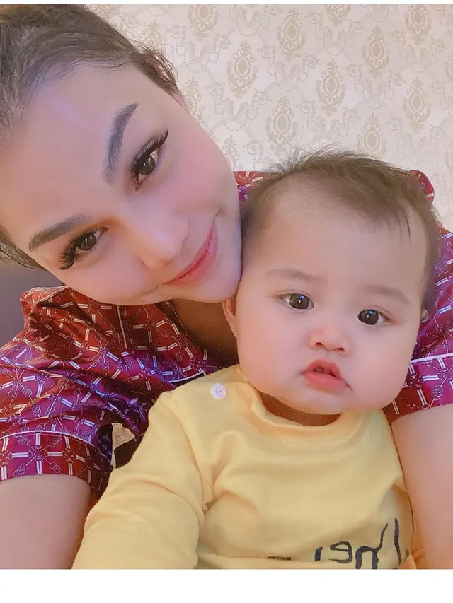 7 Momen Kebersamaan Dj Katty Butterfly dengan Sang Buah Hati, Curi Perhatian