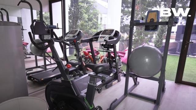 Ruang Gym di Rumah Felicya Angelista dan Caesar Hito