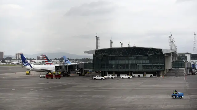 Gunung Api di Guatemala Keluarkan Asap Hitam, Bandara Ditutup