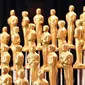 Menu cokelat berbentuk piala Oscar yang akan disuguhkan dalam jamuan after party Academy Awards ke 90 di Hollywood, California, Kamis (1/3). Ajang Piala Oscar akan berlangsung pada 4 Maret 2018 di Dolby Theatre. (Kevork Djansezian/Getty Images/AFP)