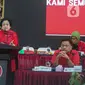 Ketua Umum PDIP Megawati Soekarnoputri menyampaikan pidato saat pengumuman nama calon kepala daerah dan calon wakil kepala daerah di DPP PDIP, Jakarta, Rabu (19/2/2020). Pengumuman 48 nama calon yang akan maju Pilkada 2020 ini masuk dalam gelombang pertama. (Liputan6.com/Faizal Fanani)