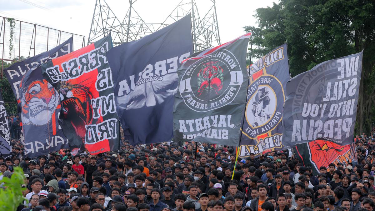 Beri Dukungan Jelang Lawan Persib Bandung, The Jakmania Geruduk Persija Training Ground