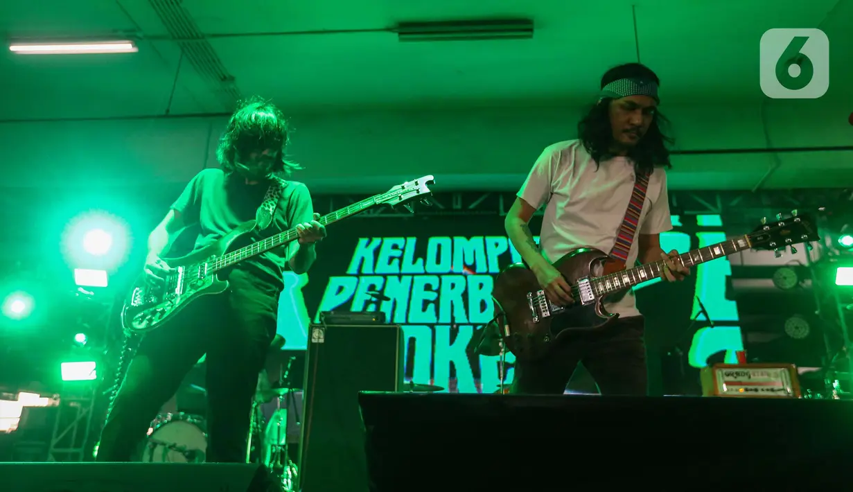 Lagu-lagu Kelompok Penerbang Roket berisi tentang kritik sosial dan terinspirasi dari band rock luar negeri seperti Pink Floyd, Deep Purple, Black Sabbath, Led Zeppelin, dan Hawkwind. (Liputan6.com/Angga Yuniar)