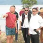 Pj Gubernur Sulbar Akmal Malik bersama unsur Forkopimda meninjau lokasi penanaman mangrove (Foto: Liputan6.com/Istimewa)