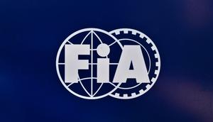 Logo tim FIA terlihat pada hari pertama uji coba pramusim Formula Satu di Sirkuit Internasional Bahrain di Sakhir pada 11 Februari 2026. (Giuseppe CACACE/AFP)