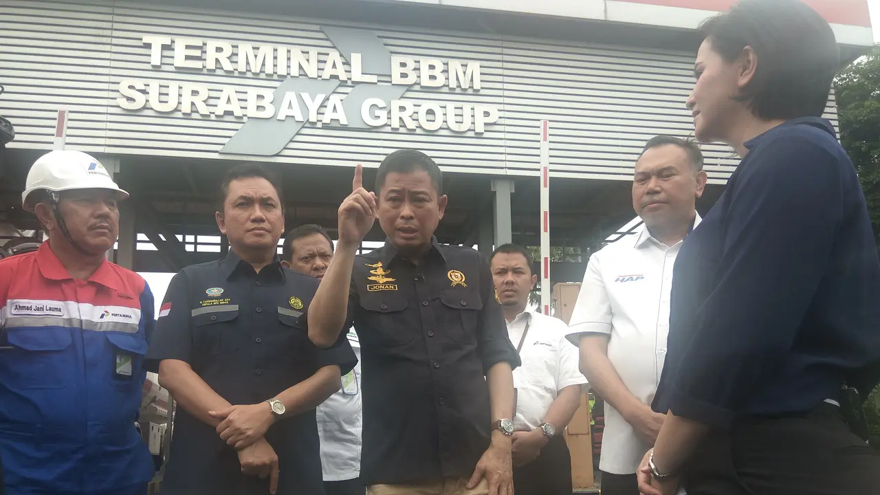 Jonan memantau kesiapan BBM di Surabaya untuk Natal 2018