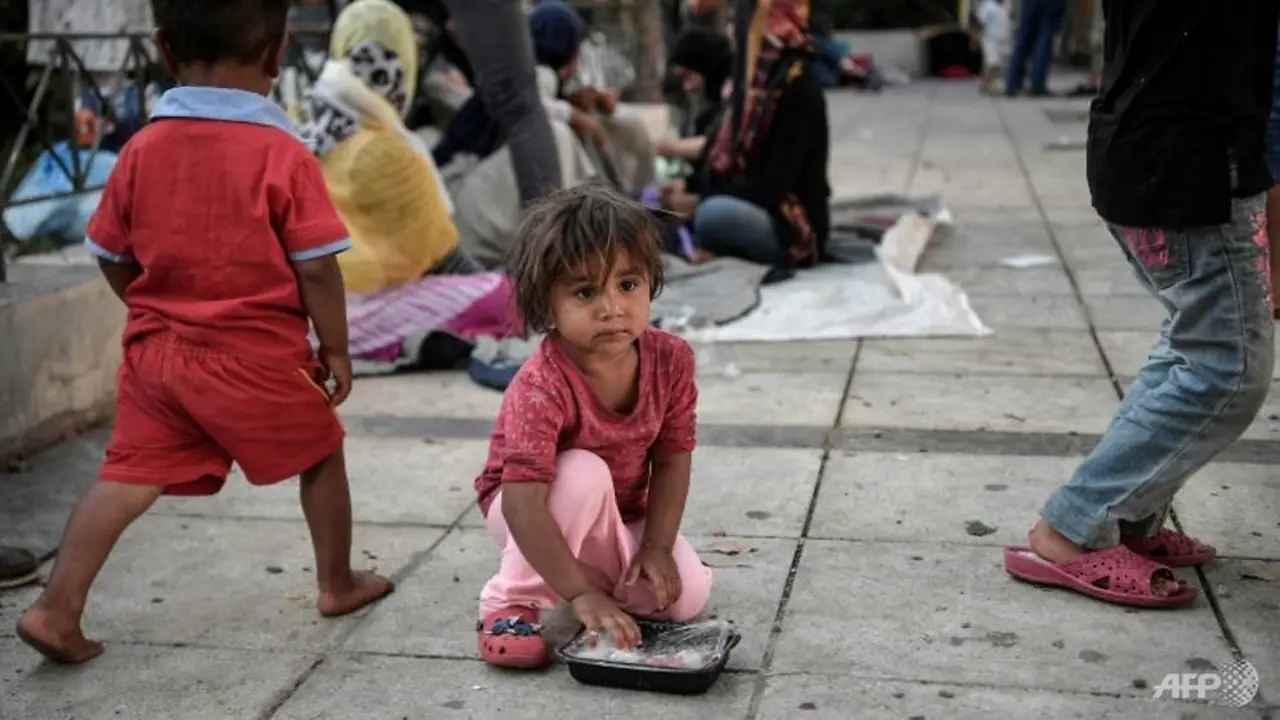 Pada 2018, "258 juta anak-anak dan remaja sepenuhnya tidak mendapat pendidikan, dengan kemiskinan sebagai hambatan utama untuk mengakses," kata UNESCO.