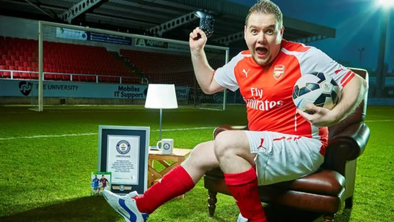 Main FIFA 15 Selama 48 Jam, Fans Arsenal Ini Cetak Rekor Dunia