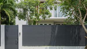 Model Pagar Rumah Minimalis Aman dari Hewan Liar. (Foto: AI)