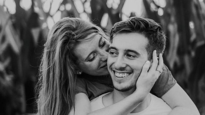 Cara Bikin Pacar Yang Cuek Jadi Peka Dan Perhatian Lifestyle Fimela Com
