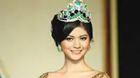 Seorang model yang memenangkan ajang bergengsi Puteri Indonesia tahun 2009.