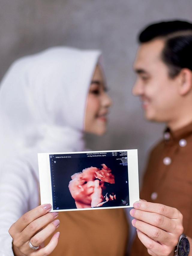 Bintang Ikatan Cinta, Ikbal Fauzi dan Novia Giana segera dikaruniai anak kedua berjenis kelamin laki-laki (Foto: @lensa_photographyvideography @abebagusrusiswan via Instagram ikbalfauzi_)