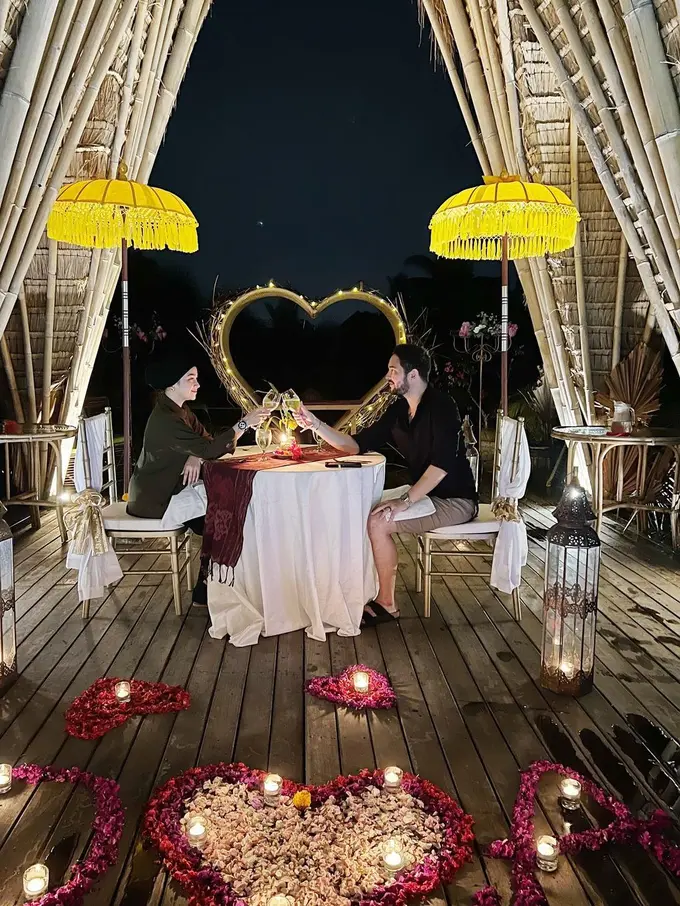 Donny Michael dan Aryani Fitriana Rayakan Hari Jadi Pernikahan Sambil Suap-suapan