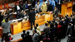 Perdebatan di dalam sidang paripurna pun menjadi tak terkendali, Jakarta, (25/9/14). (Liputan6.com/Andrian M Tunay)