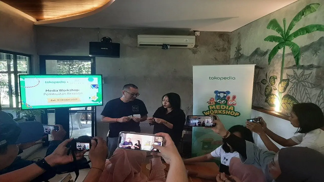 Co Founder Tutu and Co, Wiko Wikarta dan Kepala Divisi Komunikasi Tokopedia, Antonia Adega saat Media Workshop Bersama Pelaku Usaha Tokopedia, Bali, Kamis (19/10/2023).