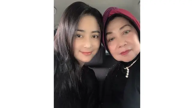 7 Potret Dewi Perssik Tanpa Makeup, Tetap Menawan