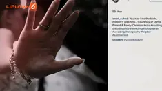Berbeda dengan para selebriti yang merayakan pernikahan dengan pesta besar, dua selebriti ini memilih menikah hanya disaksikan keluarga besar saja.