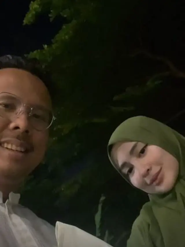 6 Potret Cupi Cupita Tampil Berhijab Jalani Ramadhan Bareng Suami, Tepis Isu Cerai
