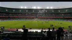 Suasana latihan timnas Spanyol di stadion Benito Villamarin di Sevilla (14/10). Spanyol akan bertanding melawan Inggris  dalam laga lanjutan Liga A Grup 4 UEFA Nations League 2018. (AFP Photo/Cristina Quicler)