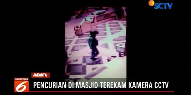 Pria Ini Terekam CCTV Curi Sepatu di Masjid