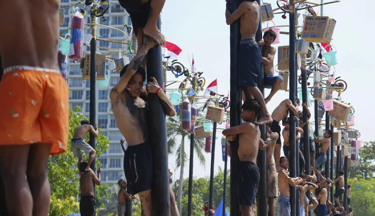 Kegiatan itu dapat dinikmati oleh pengunjung pada 16–18 Agustus 2025. (AP Photo/Tatan Syuflana)