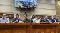 pimpinan dan anggota komisi III DPR menggelar rapat khusus penyiraman air keras terhadap aktivis KontraS Andrie Yunus. (Liputan6.com/Delvira Hutabarat)