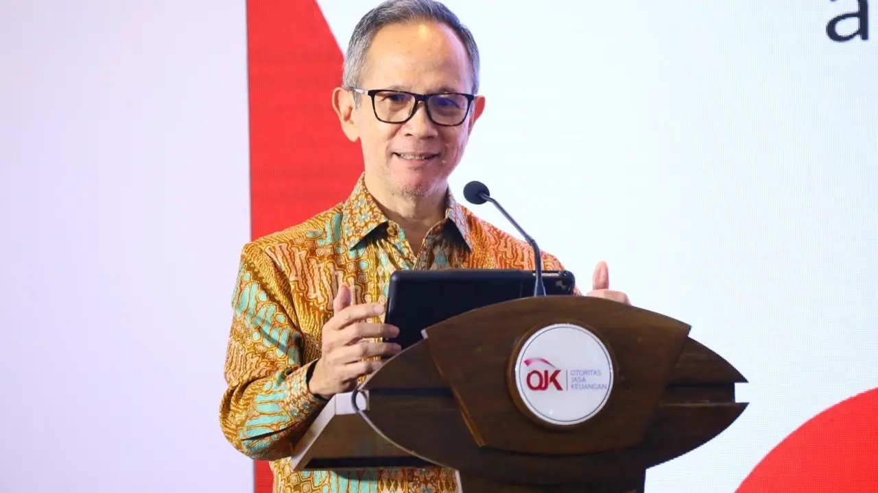 Ketua Dewan Komisioner OJK Mahendra Siregar