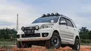 Generasi pertama Terios atau Rush masih memiliki tampilan lebih gagah ala SUV sejati. Dengan beberapa modifikasi, Rush Terios bisa tampil lebih gagah dan siap berpetualang. (Source: Instagram/@boim_up)