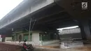 Kondisi musala Babah Alun yang masih dalam tahap pembangunan di Jalan Gang 12, Papanggo, Jakarta Utara, Rabu (25/4). Musala ini diharapkan dapat dimanfaatkan warga sekitar dan menjadi tempat ekowisata religi. (Merdeka.com/Imam Buhori)
