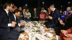 Presiden Turki, Tayyip Erdogan berdoa sebelum berbuka puasa bersama warga di sebuah taman di Istanbul pada Senin (27/5/2019). Buka puasa bersama tersebut dilakukan Erdogan agar lebih dekat dengan warganya. (Murat Kula/Presidential Press Office/Handout via REUTERS)
