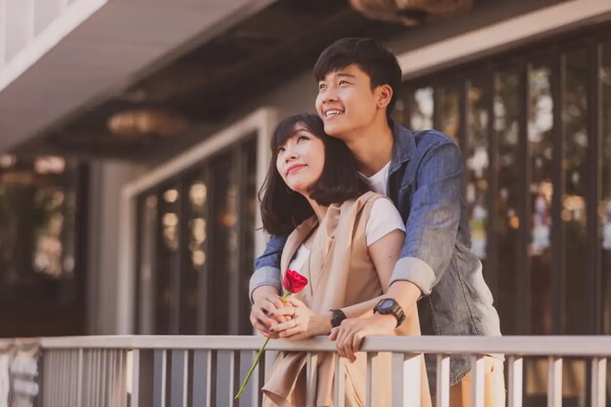 5 Tips Agar Jatuh Cinta Terus dengan Pasangan