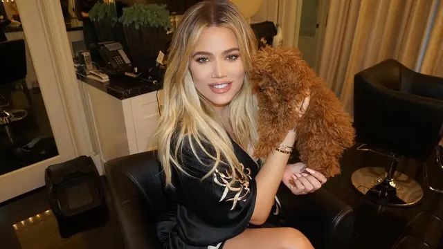 [Bintang] Khloe Kardashian