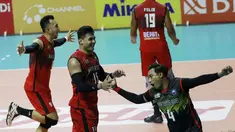 Tim putra Palembang Bank Sumsel Babel terhindar dari posisi juru kunci putaran pertama PLN Mobile Proliga 2022 usai menang 3-2 (19-25, 18-25, 25-17, 25-19 dan 15-10) atas Bogor LavAni di laga terakhir putaran pertama, Sabtu (29/1/2022). (Bola.com/M Iqbal Ichsan)