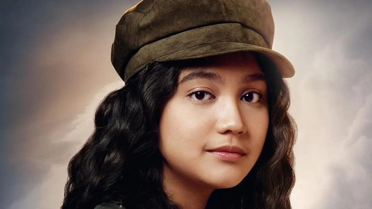 Rachel Amanda sebagai Kamala Nareswari di film Merindu Cahaya de Amstel (https://www.instagram.com/p/CVpKk_gBNUv/)