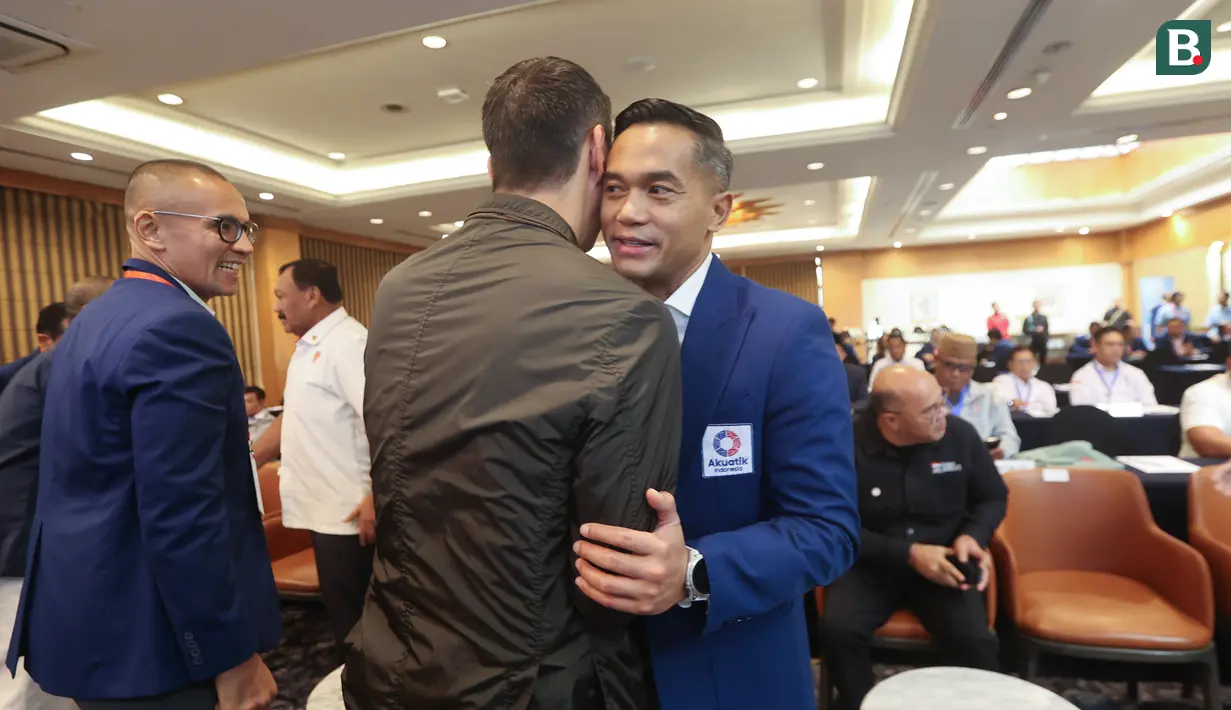 Dalam raker tersebut, Ketua Umum Akuatik Indonesia, Anindya Bakrie, bicara tentang pembinaan atlet muda. (Bola.com/M Iqbal Ichsan)