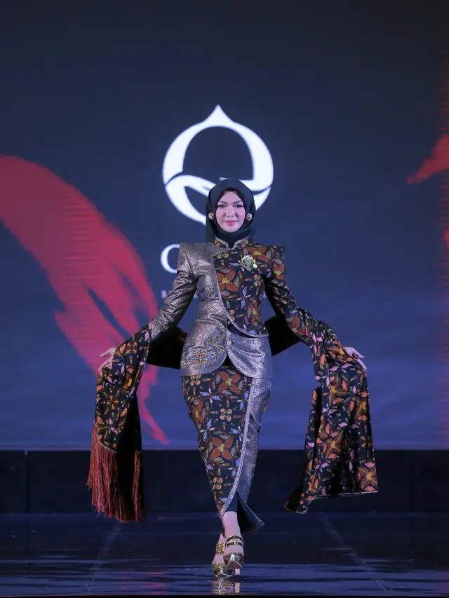 Elegansi Kebaya Kombinasi Batik Taliabu dari Olanye by Eko Tjandra, Terinspirasi dari Napoleon Bonaparte