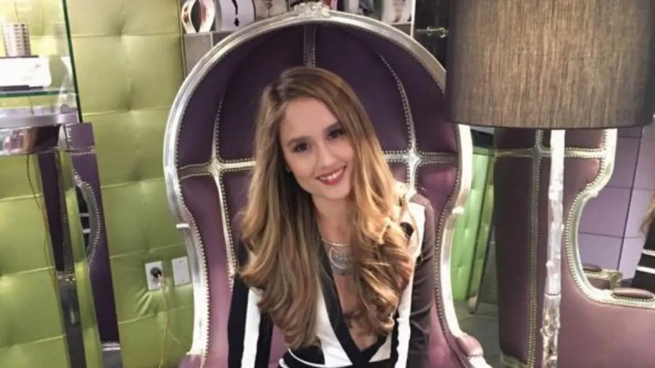 Cinta Laura