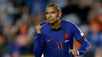 Pemain Belanda Calvin Stengs melakukan selebrasi usai mencetak gol ke gawang Gibraltar pada pertandingan sepak bola Grup B Kualifikasi Euro 2024 di Stadion Argarve, luar Faro, Portugal, Selasa (21/11/2023). (AP Photo/Joao Matos)