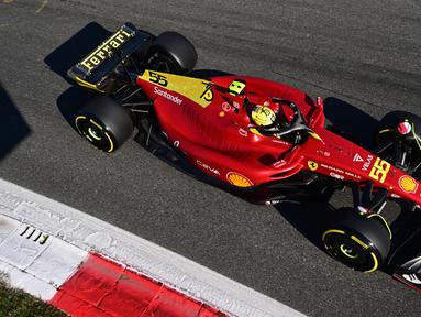 Scuderia Ferrari mengusung warna spesial di mobil F1-75 untuk balapan di Formula 1 GP Italia 2022. (AFP/Andrej Isakovic)